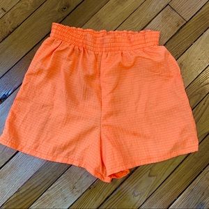 Vintage high waisted windbreaker shorts!!